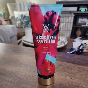 Victoria's Secret | Sizzling Vanilla Fragrance Lotion